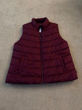 GAP Quilted Sleeveless Puffer Vest - Wine